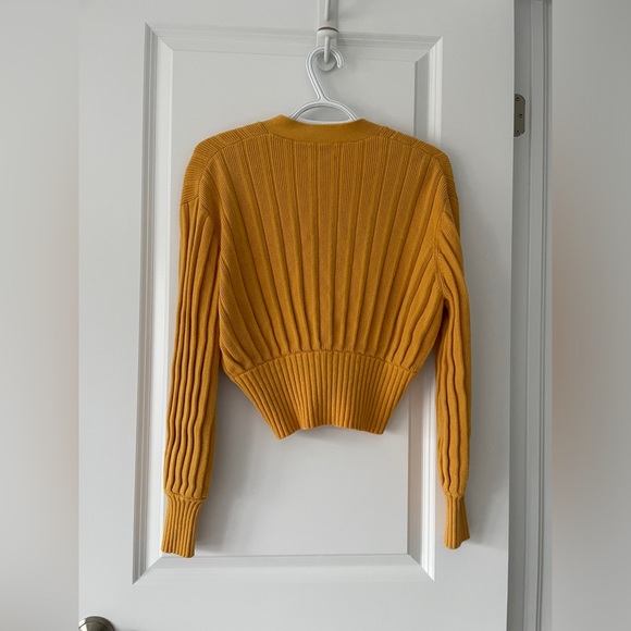 Aritzia Wilfred Plunge Thalia yellow cardigan sweater - Picture 3 of 5